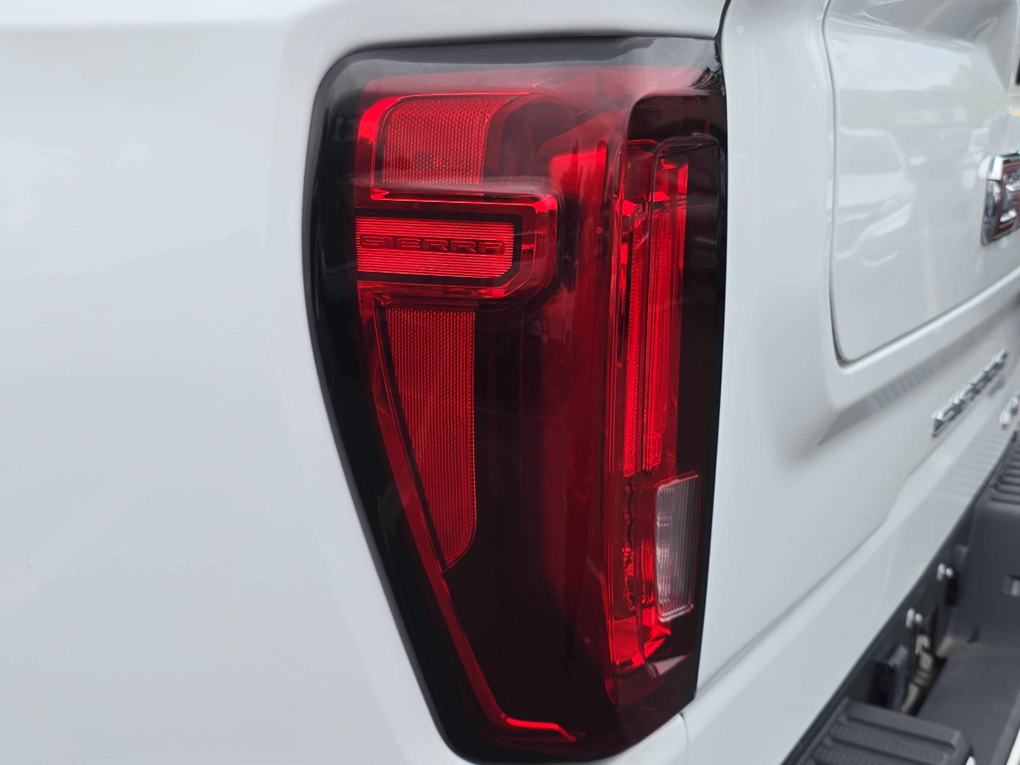 Used 2024 GMC Sierra 1500 AT4 w/ AT4 Preferred Package AWD/4WD image 34