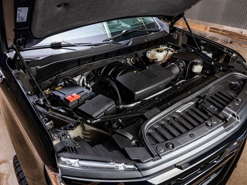 Used 2023 Chevrolet Silverado 1500 RST AWD/4WD image 40