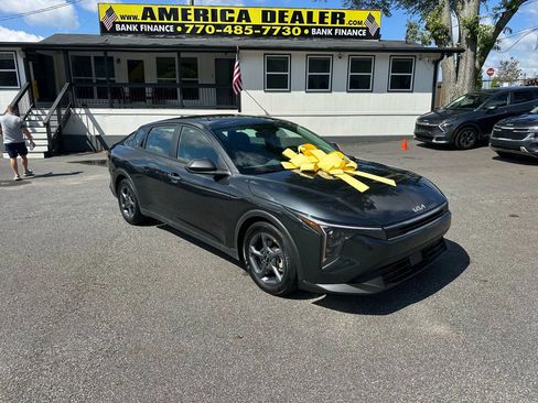 Used 2025 Kia K4 image 8