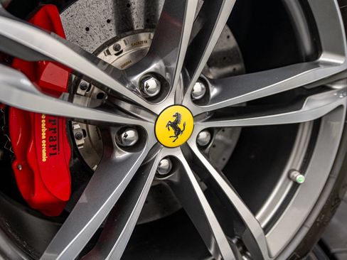Used 2019 Ferrari GTC4Lusso AWD/4WD image 34