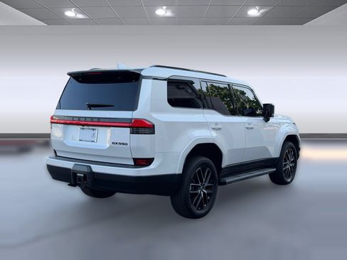 Used 2025 Lexus GX 550 w/ Accessory Package (2T) AWD/4WD image 9
