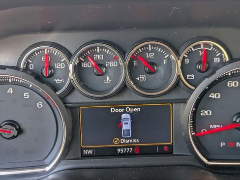 Used 2020 Chevrolet Silverado 1500 LT image 30