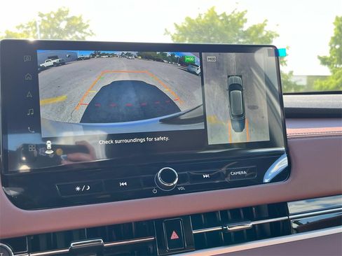 New 2025 Mitsubishi Outlander SEL image 24