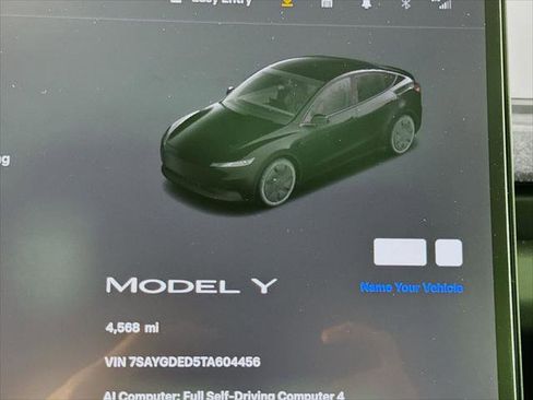 Used 2026 Tesla Model Y 2WD image 11