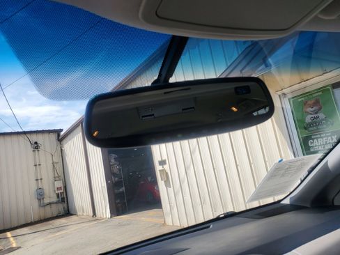 Used 2017 Toyota Sienna XLE w/ XLE Navigation Package FWD image 59