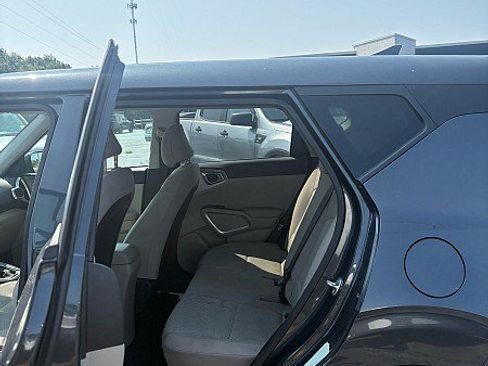 Used 2025 Kia Soul LX w/ LX Technology Package FWD image 12