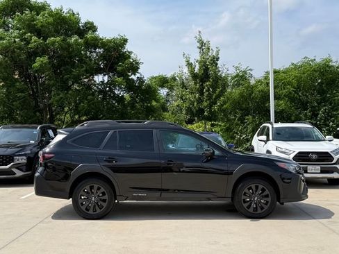 Used 2025 Subaru Outback Onyx Edition AWD/4WD image 5