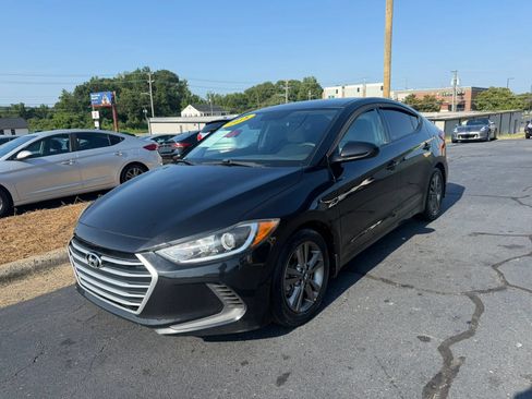 Used 2018 Hyundai Elantra SEL FWD image 3