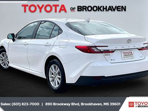 Used 2025 Toyota Camry LE image 2