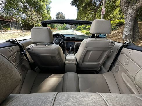 Used 2009 BMW 128i Convertible image 22