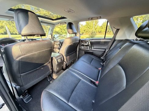 Used 2019 Toyota 4Runner TRD Off-Road Premium AWD/4WD image 9