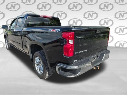 Used 2022 Chevrolet Silverado 1500 LT AWD/4WD image 11