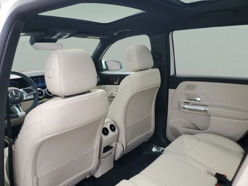 Used 2026 Mercedes-Benz GLB 250 image 12