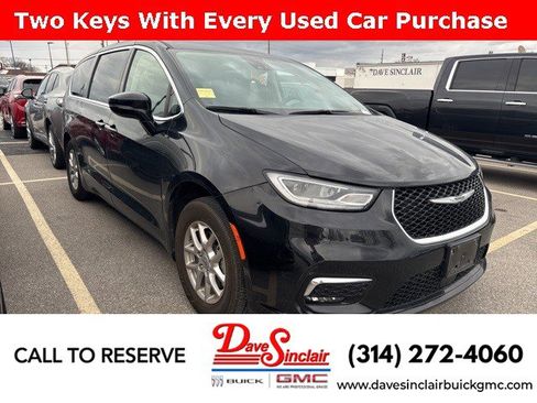 Used 2024 Chrysler Pacifica Touring-L image 1