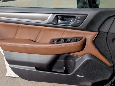 Used 2017 Subaru Outback 3.6R Touring w/ Popular Package #5A image 27