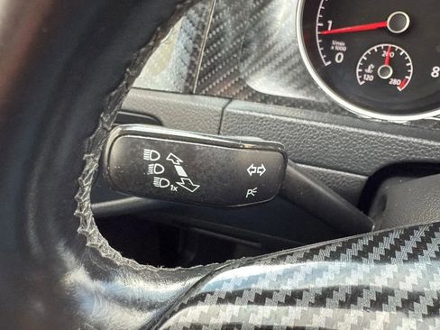 Used 2015 Volkswagen Golf S image 14