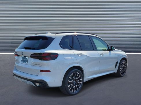 New 2026 BMW X5 sDrive40i w/ M Sport Package RWD image 3