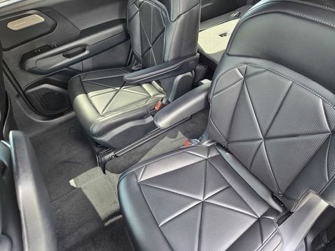 New 2027 Kia Telluride EX FWD image 18