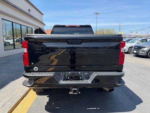 Used 2023 Chevrolet Silverado 2500 LT w/ Midnight Edition image 8