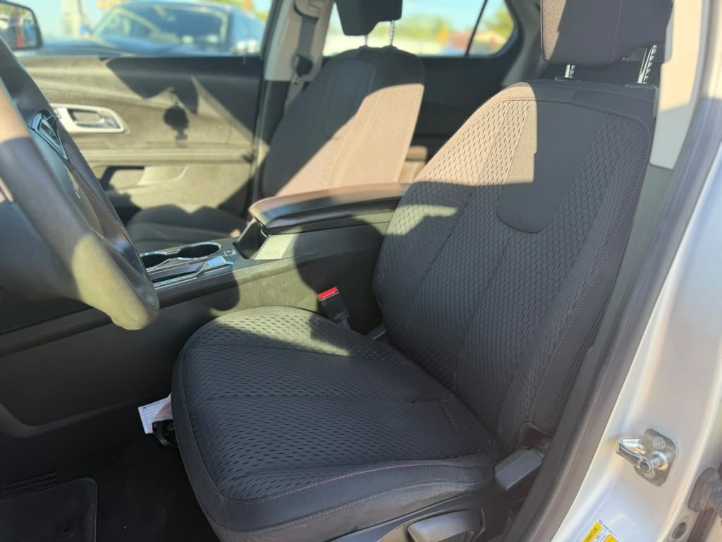 Used 2015 Chevrolet Equinox LS FWD image 16