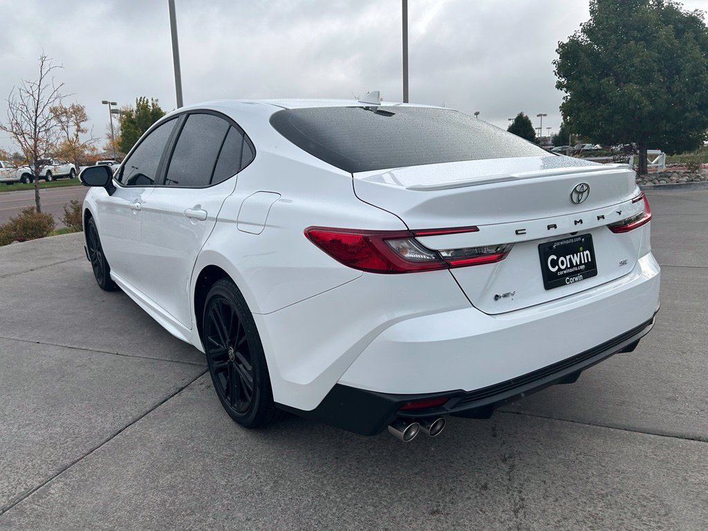 Used 2026 Toyota Camry SE FWD image 5