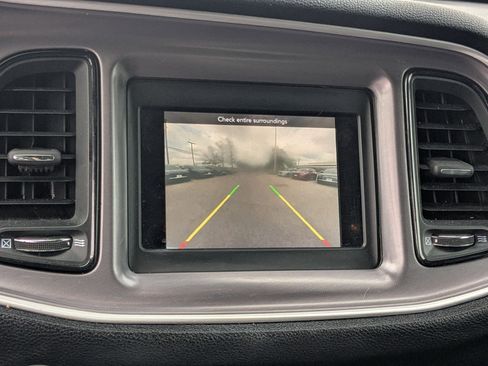 Used 2019 Dodge Challenger SXT image 17