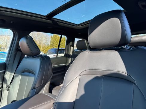 New 2025 Jeep Grand Cherokee Limited w/ Trailer Tow Package image 15