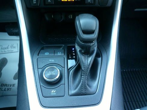 Used 2025 Toyota RAV4 XLE w/ Weather Package image 20