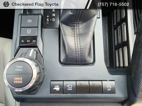 Used 2024 Toyota Tacoma Limited w/ Limited Package (LT) AWD/4WD image 38