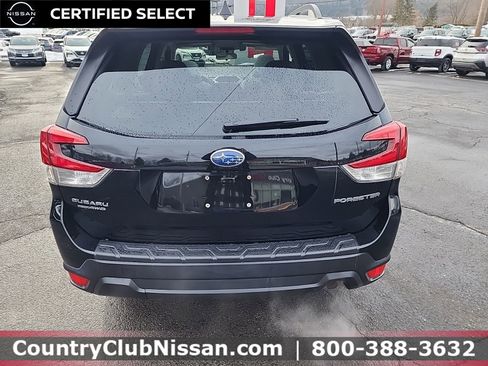 Used 2020 Subaru Forester Premium image 7