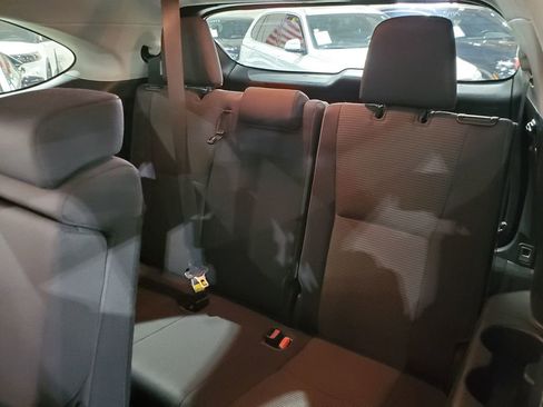 Used 2022 Toyota Highlander L image 24