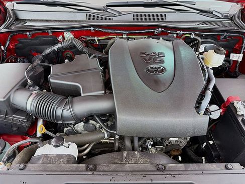 Used 2022 Toyota Tacoma SR5 AWD/4WD image 15