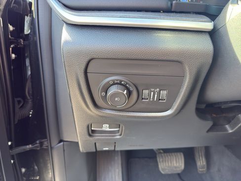 Certified 2023 Jeep Grand Cherokee L Limited w/ Trailer Tow Group (B) image 10