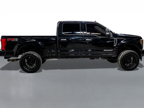 Used 2019 Ford F250 XLT w/ XLT Premium Package image 6