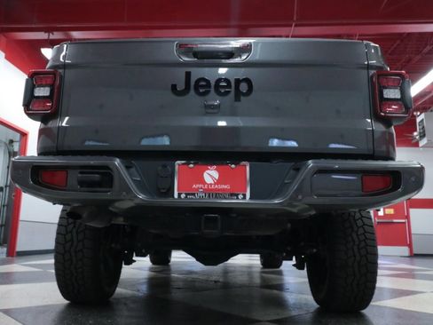 Used 2021 Jeep Gladiator Overland AWD/4WD image 28