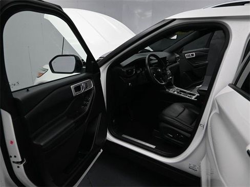 Used 2020 Ford Explorer Limited w/ Class III Trailer Tow Package image 17