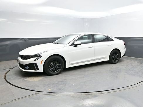 Used 2025 Kia K5 LXS FWD image 9