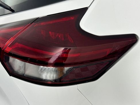 Used 2022 Nissan Kicks S image 33