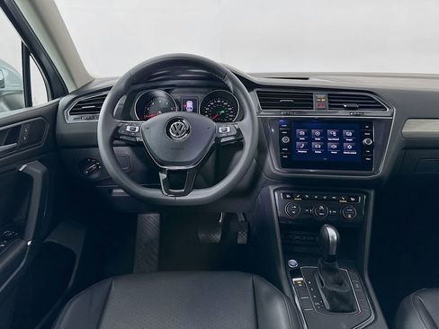 Used 2020 Volkswagen Tiguan SE image 22