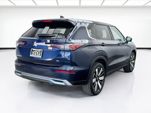 Used 2025 Mitsubishi Outlander SE FWD image 4