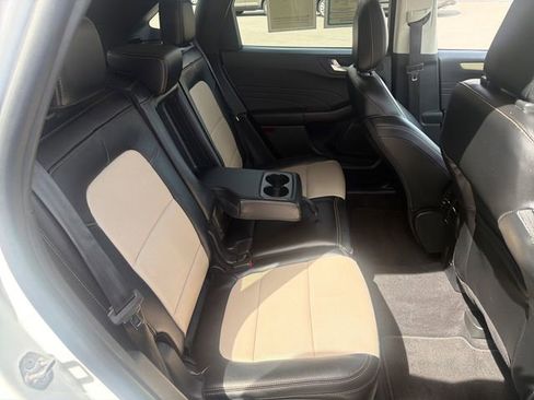 Used 2022 Ford Escape Titanium w/ Titanium Elite Package AWD/4WD image 17