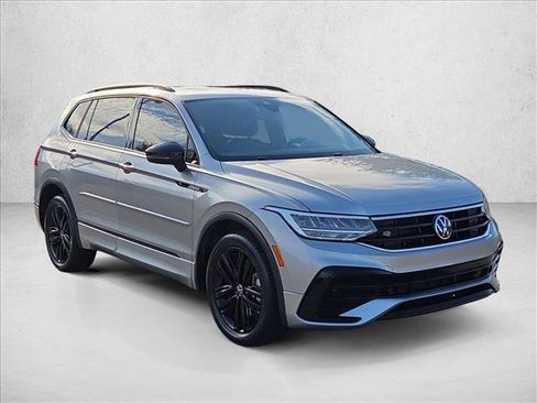 Used 2022 Volkswagen Tiguan SE R-Line FWD image 3
