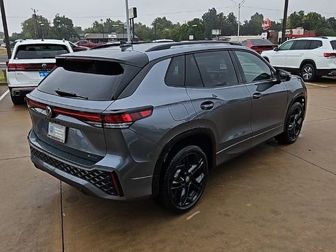 New 2026 Volkswagen Tiguan SE R-Line image 5