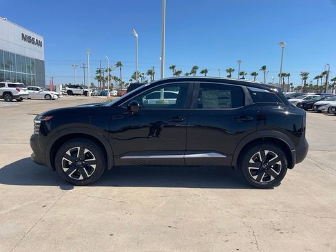 New 2025 Nissan Kicks SV w/ SV Premium Package image 2