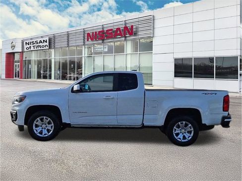 Used 2022 Chevrolet Colorado LT w/ Fleet Safety Package image 3