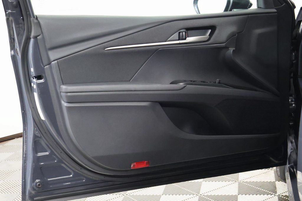 Used 2026 Toyota Camry LE w/ Convenience Package FWD image 12