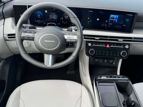 New 2025 Hyundai Tucson Limited image 17