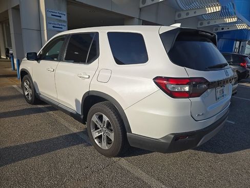Used 2023 Honda Pilot EX-L image 4