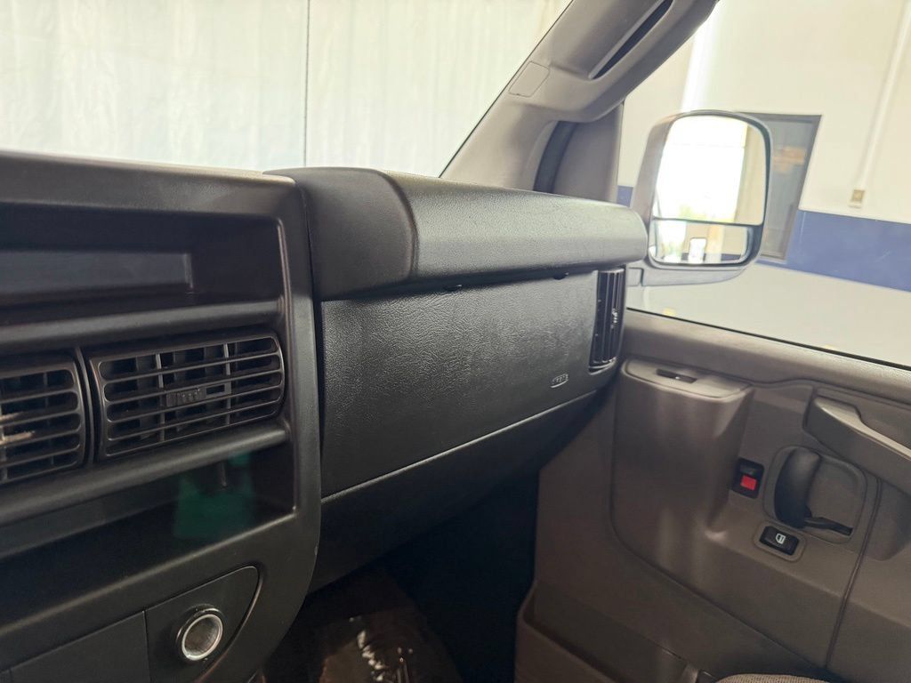 Used 2020 Chevrolet Express 3500 LT w/ LT Preferred Equipment Group RWD image 22