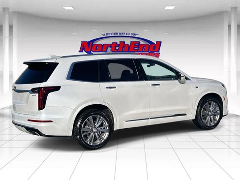 Used 2024 Cadillac XT6 Premium Luxury image 3